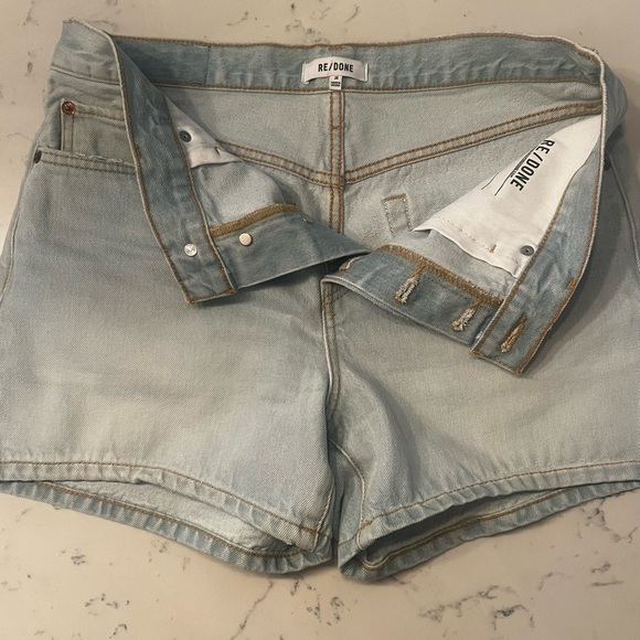 Re/Done Mid Rise Short - Picture 4 of 10